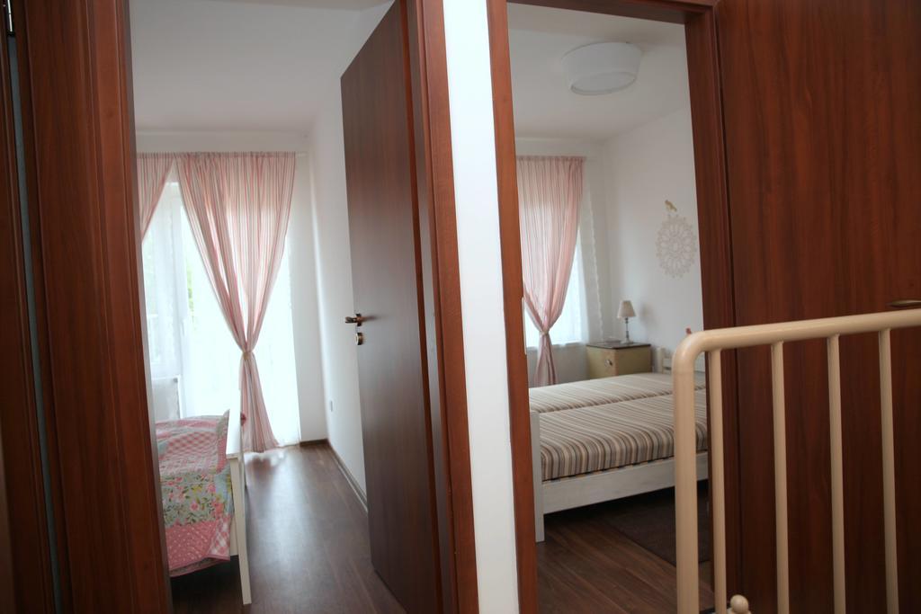 Vila Rozmaring Pihenohaz Velence Exteriér fotografie